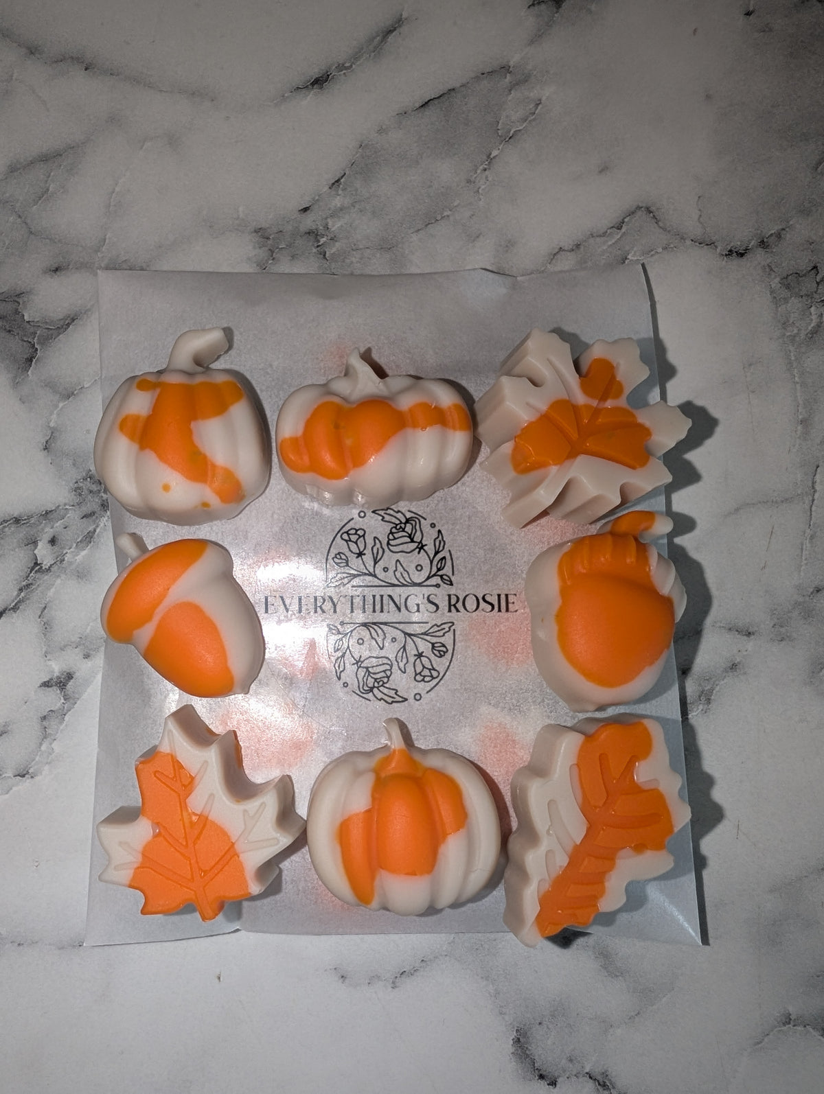 ✨ Flower & heart wax melts ✨ Once they're gone that's it 😲