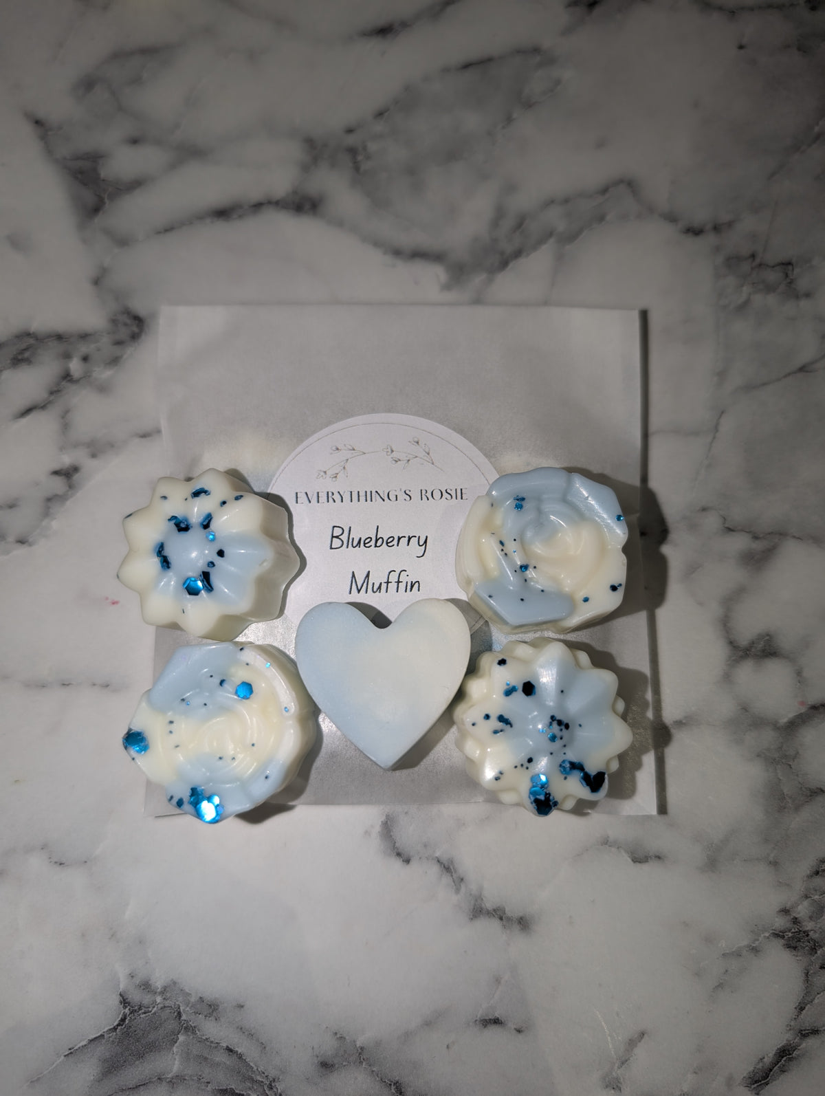 ✨ Flower & heart wax melts ✨ Once they're gone that's it 😲