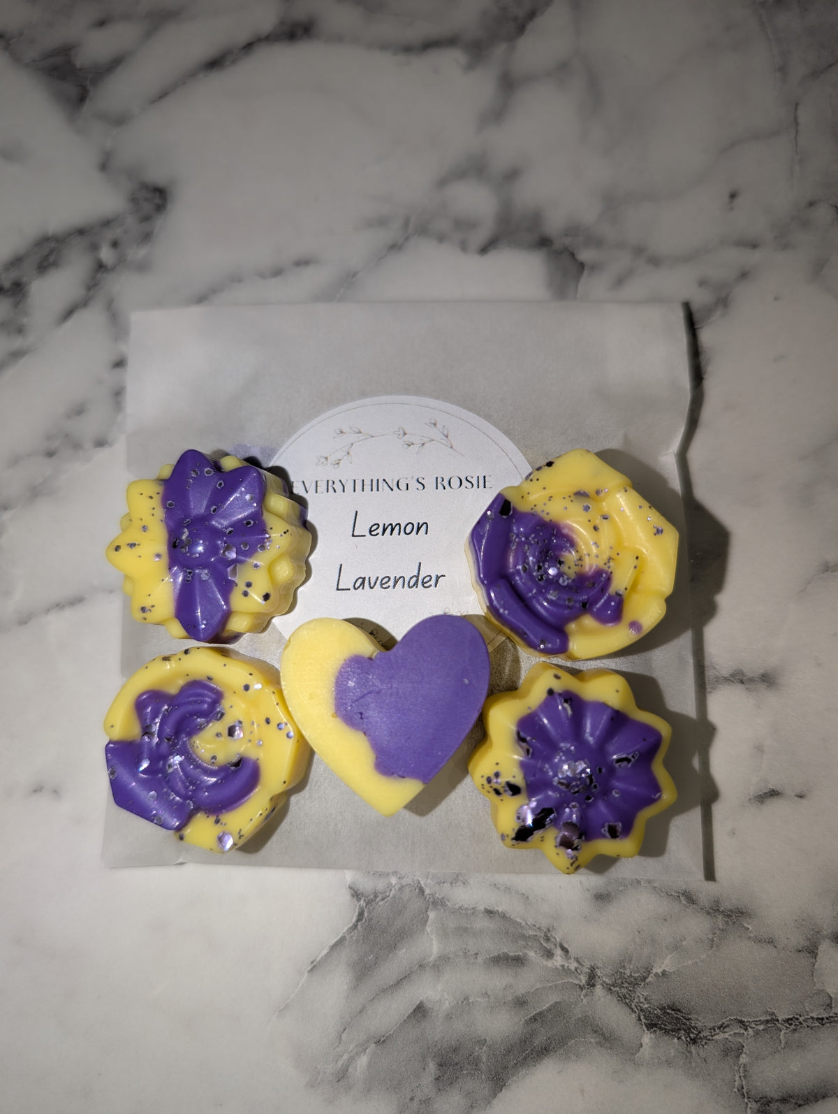 ✨ Flower & heart wax melts ✨ Once they're gone that's it 😲