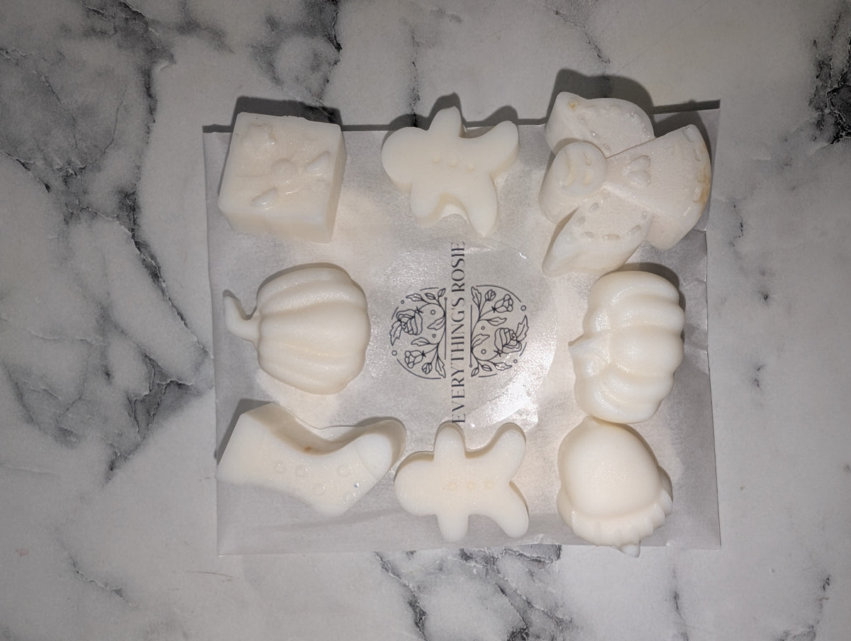 ✨ Flower & heart wax melts ✨ Once they're gone that's it 😲