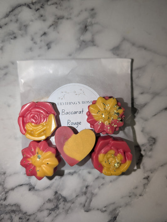 ✨ Flower & heart wax melts ✨ Once they're gone that's it 😲