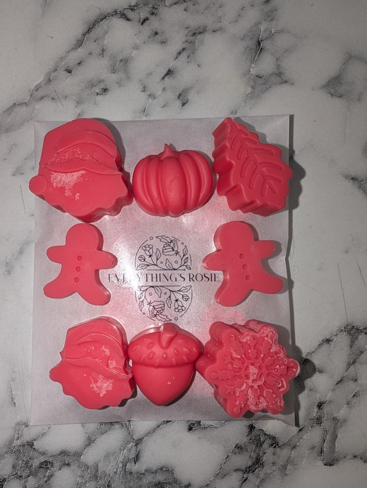 ✨ Flower & heart wax melts ✨ Once they're gone that's it 😲
